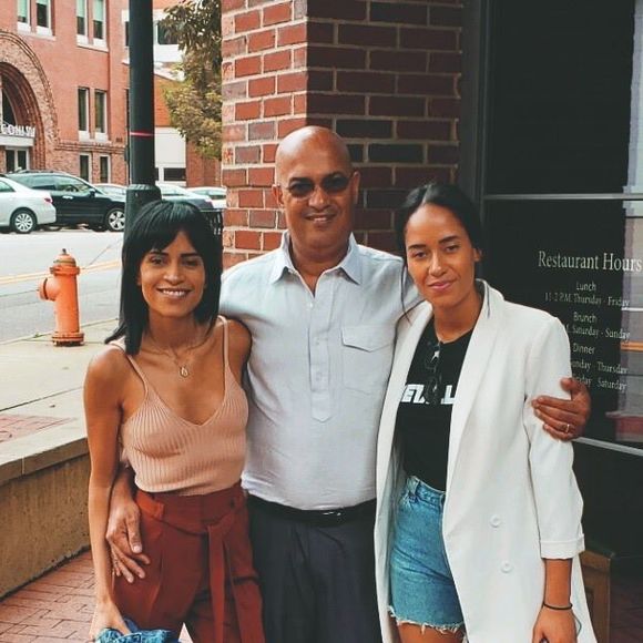 Meet your Posher, Alessa - Picture 5 of 5